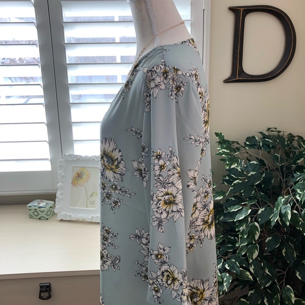 Maurices long sleeve floral blouse - Picture 4 of 8